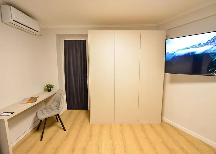 Libra - Two Bedrooms - 5 Guests - Next To Cismigiu Gardens