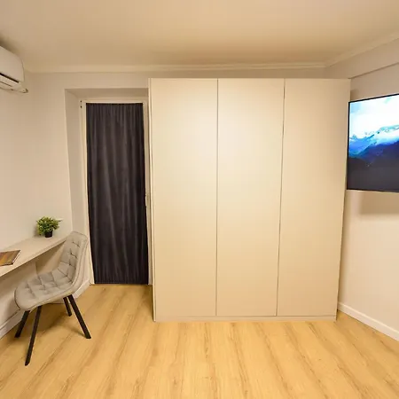 Libra - Two Bedrooms - 5 Guests - Next To Cismigiu Gardens