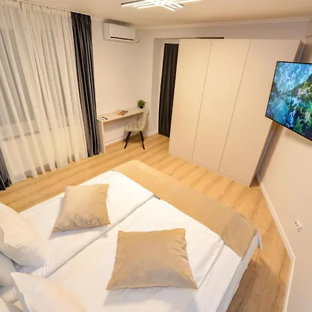 Libra - Two Bedrooms - 5 Guests - Next To Cismigiu Gardens Apartment *