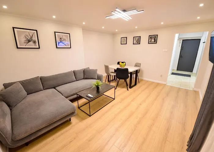 Libra - Two Bedrooms - 5 Guests - Next To Cismigiu Gardens *