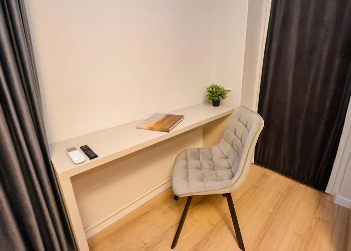 Libra - Two Bedrooms - 5 Guests - Next To Cismigiu Gardens Lejlighed