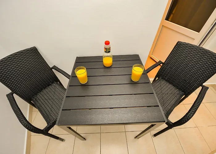 Libra - Two Bedrooms - 5 Guests - Next To Cismigiu Gardens 公寓 布加勒斯特