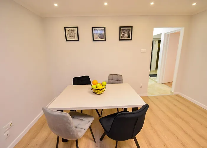 Libra - Two Bedrooms - 5 Guests - Next To Cismigiu Gardens * Bukarest